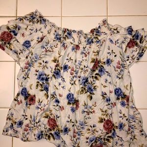 AMERICAN EAGLE off the shoulder floral print shirt